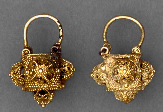 Ear-ring - The British Museum: Islamic Gallery