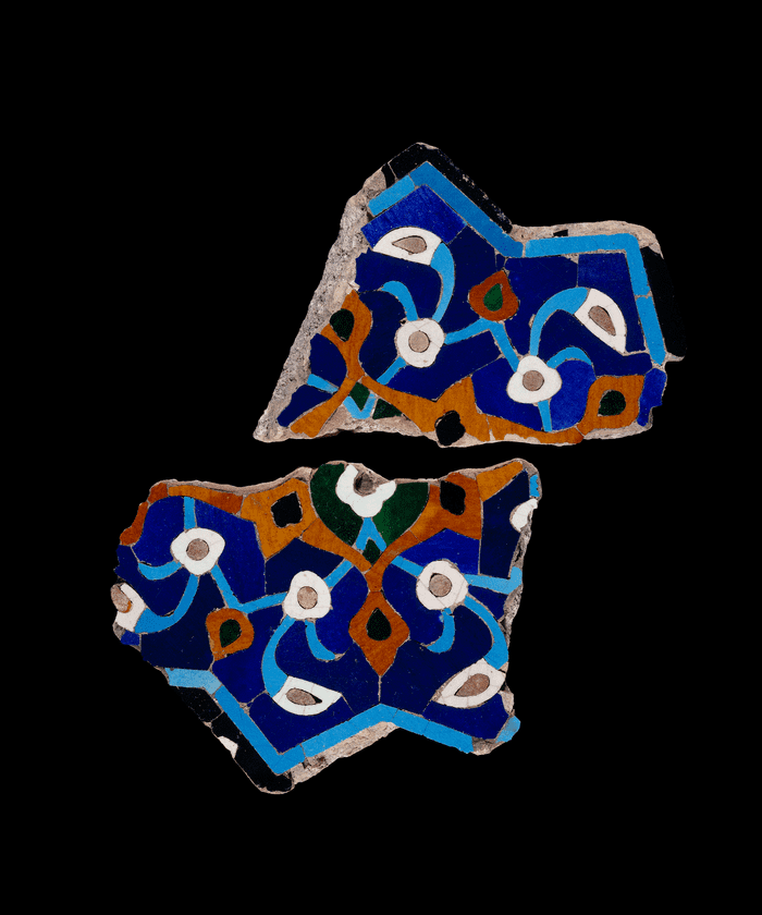 Fragmentary 12-pointed star tile, Afghanistan, 1430s